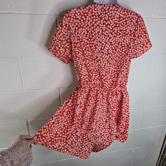 Princess Polly red white floral tie front open shorts romper - Picture 7 of 11